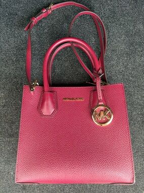 Michael Kors Mercer Medium Messenger Crossbody Bag - Berry Pink